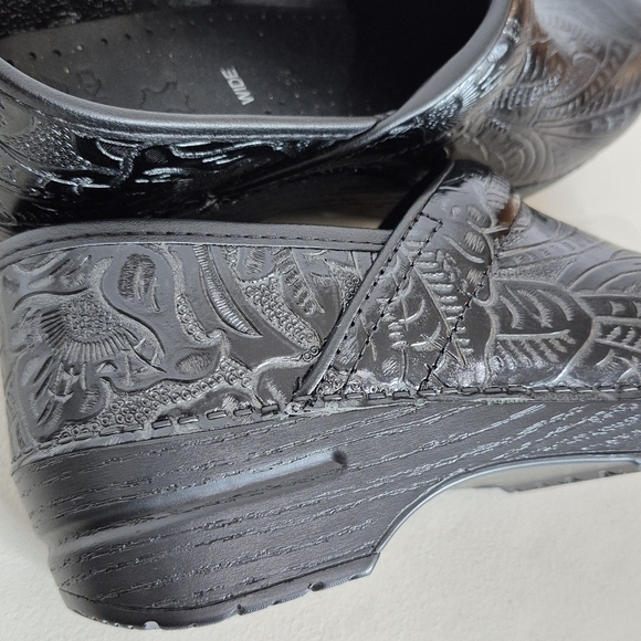 Dansko Professional Black Tooled Leather Clog - Size 9W - Picture 8 of 14